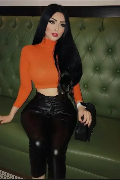 Night Call Girls Near »¡¡7666118699¡¡« Hotel Vivanta President, Mumbai