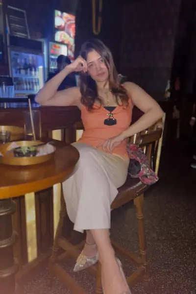 VIP GENUINE ESCORT SERVICE HI PROFILE COLLAGE GIRL 24 HRS AVAILABLE