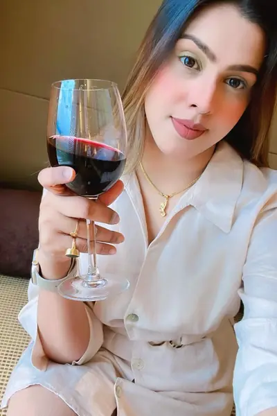 DELHI TOP CLASS HIGH PROFILE GIRL AVAILABLE FULL SAFE AND SECURE 9717477837