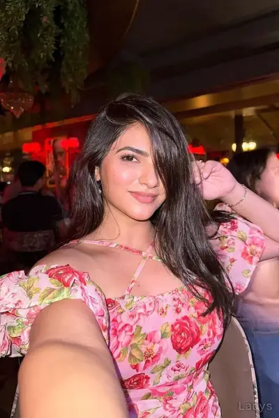 1ESCORT MODEL SABITA DELHI FEMALE SERVICE PROVIDER