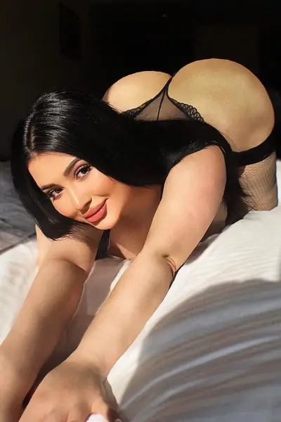 High Profile Call Girls Noida 9958659377: Elite Escorts